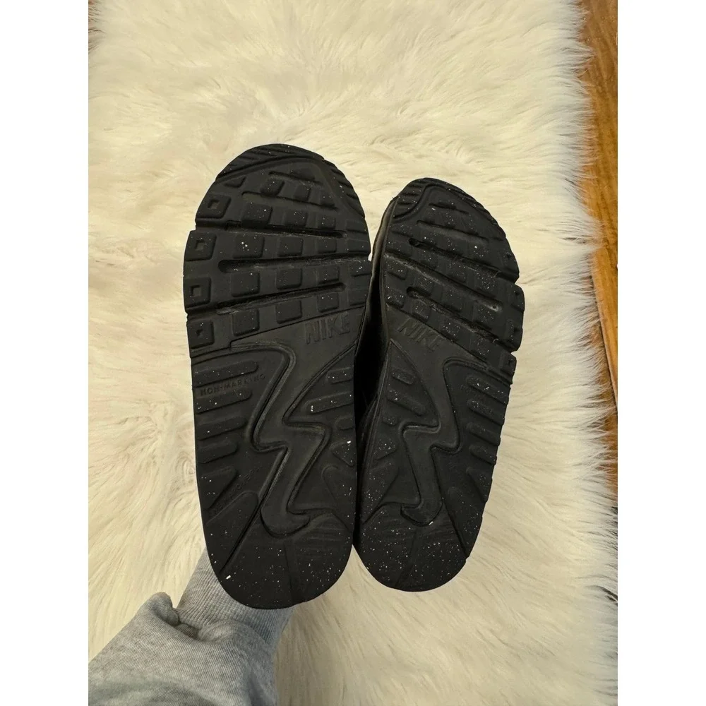 Nike black tennis shoes size 2Y